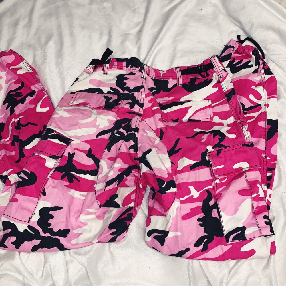 PINK CAMO PANTS